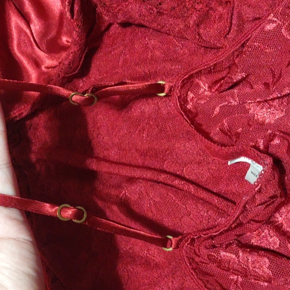 SEXY RED LINGERIE SET - Picture 12 of 12